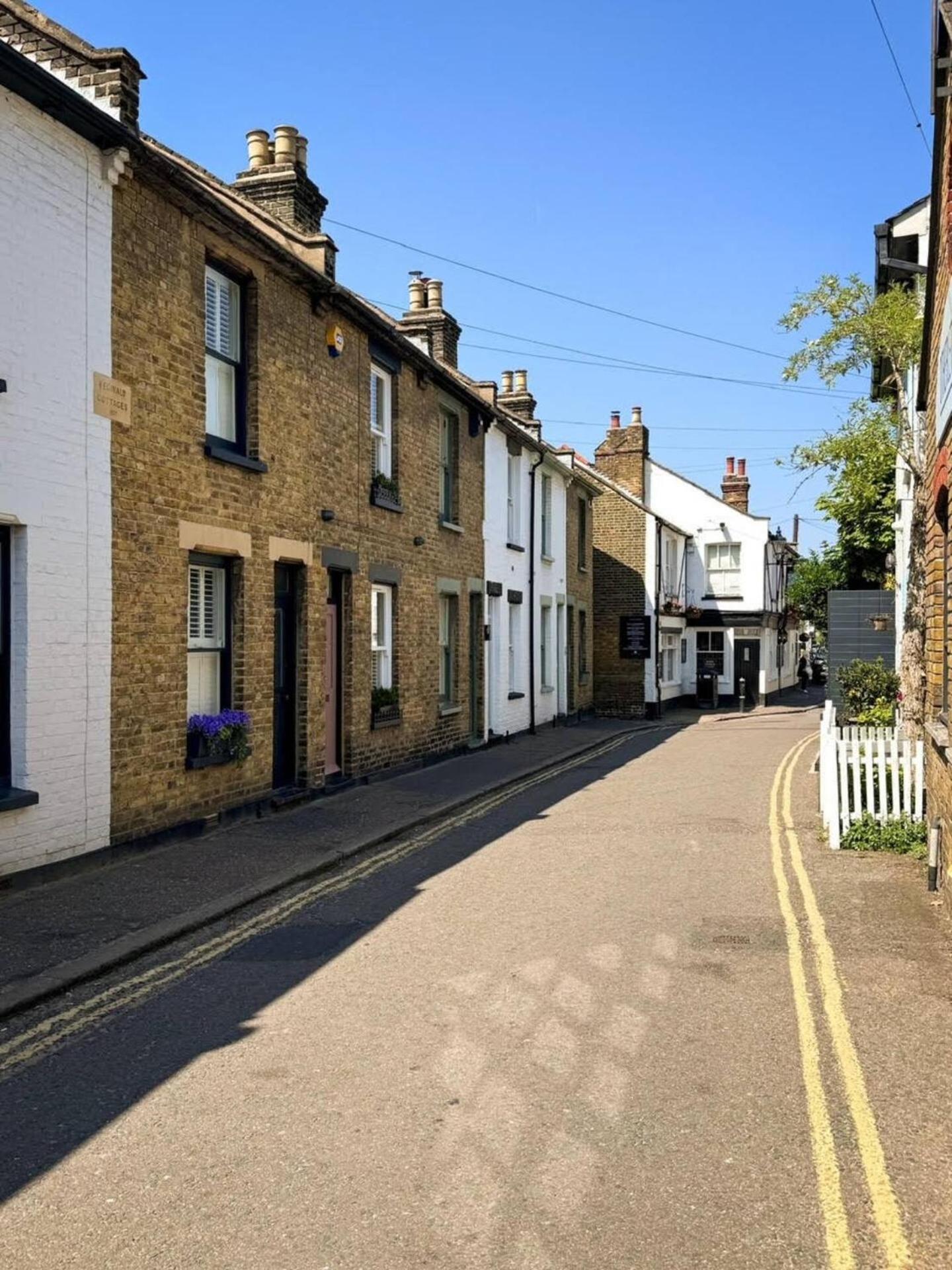 Pass The Keys Stunning Cottage In The Heart Of Old Leigh Southend-on-Sea Exterior photo